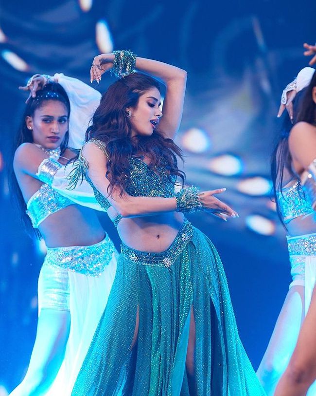 Glamorous Pictures Of Janhvi Kapoor On Stage